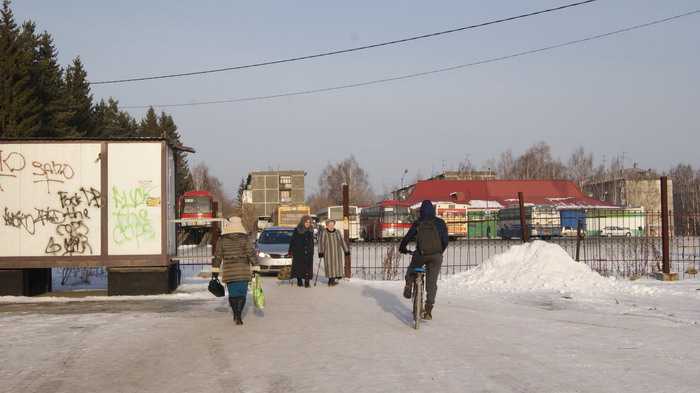 Вот эту "народную тропу" перекроют...